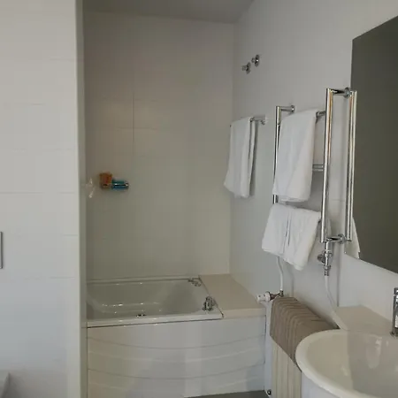 Casa Capelas 2*