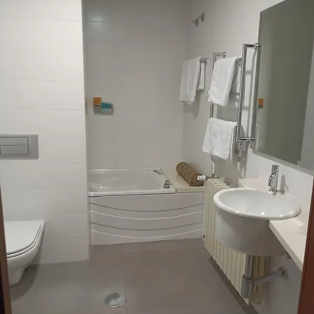 Casa Capelas 2*
